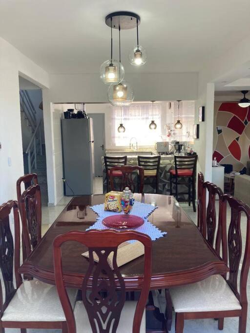 Casa Com Piscina, Grande E Espacosa No Condominio Dos Passaros Cabo Frio Zewnętrze zdjęcie